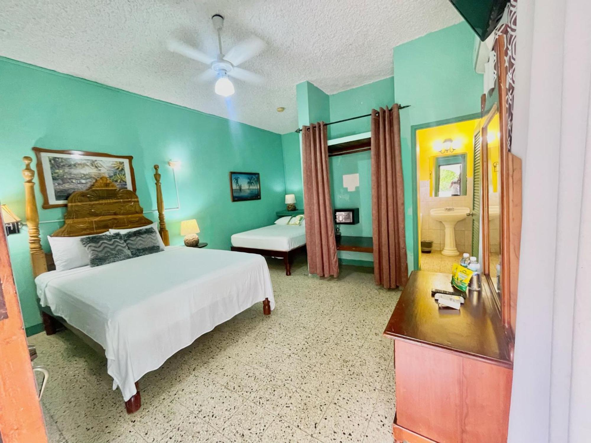 Summerset Residence Negril Esterno foto